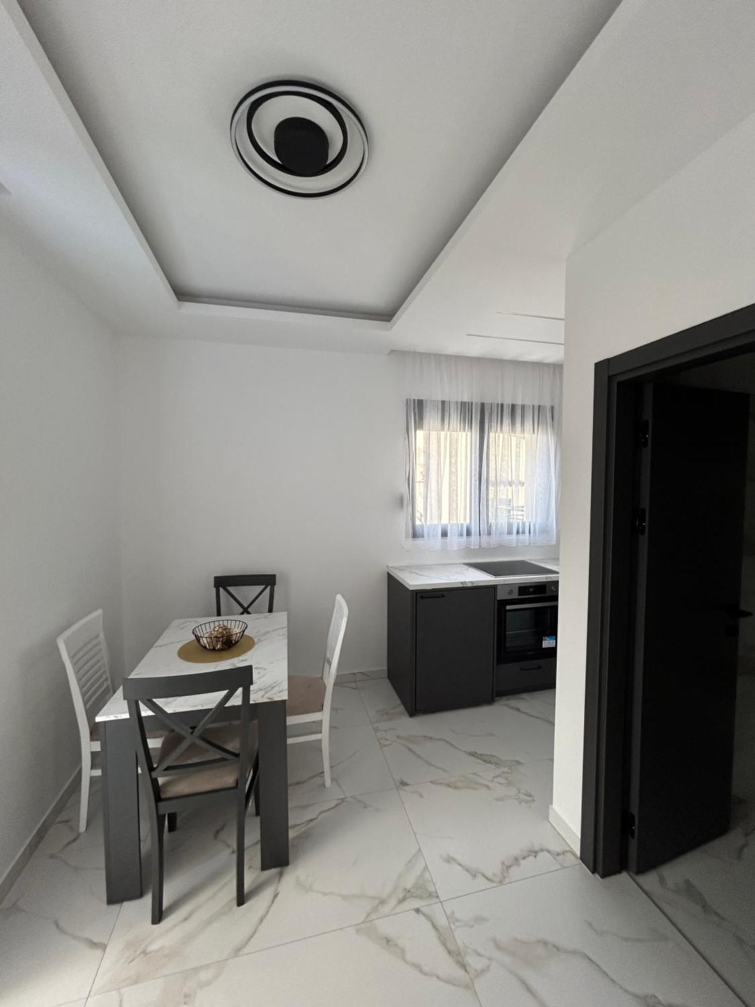 Merlin Prestige Apartments Budva Bagian luar foto